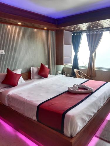 ruid215c5edf0ecd4b74b33640060626f6af